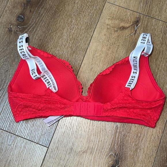 NWOT Victoria’s Secret Red Lace Wireless T-Shirt Bra 32D - Picture 5 of 6